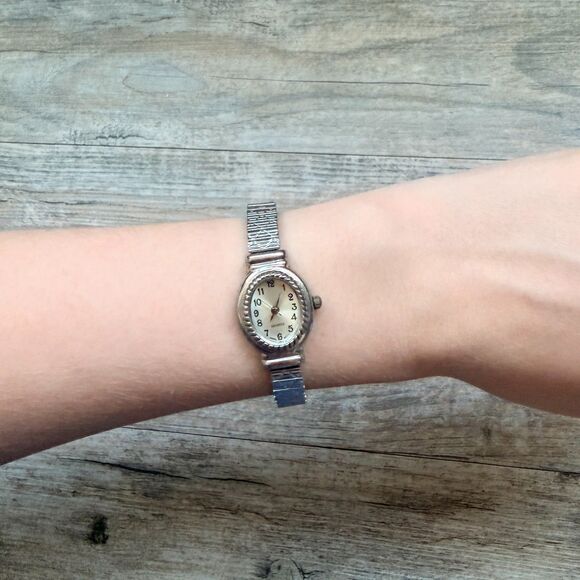 Vintage Dainty Silver Tone Watch Stretch Band Oval Face Minimal Classic 90s main image 3